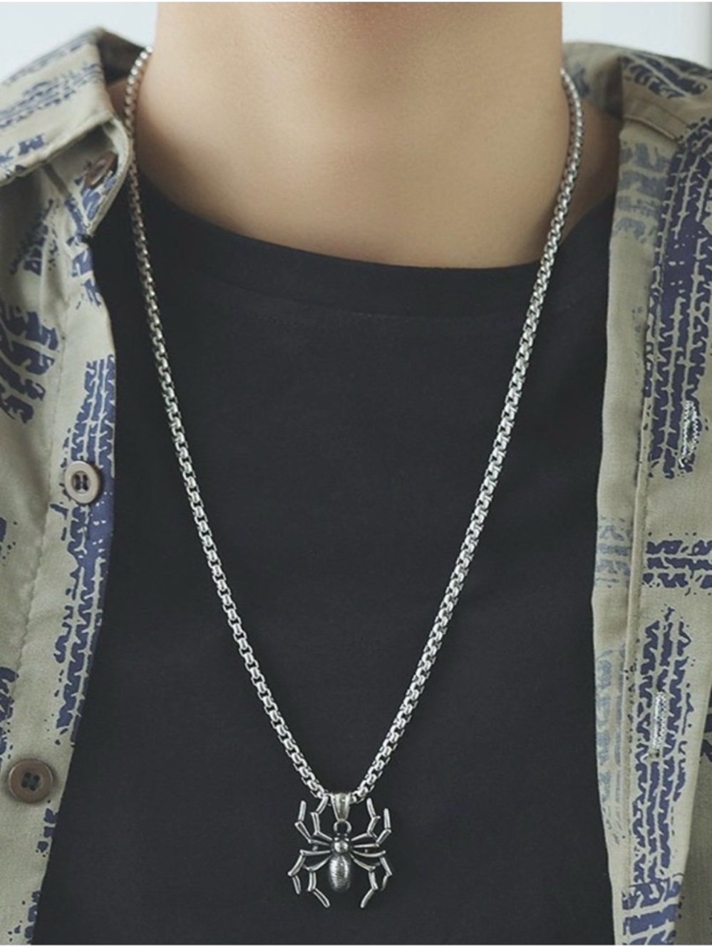 Silver Spider Pendant Chain Necklace - Silver